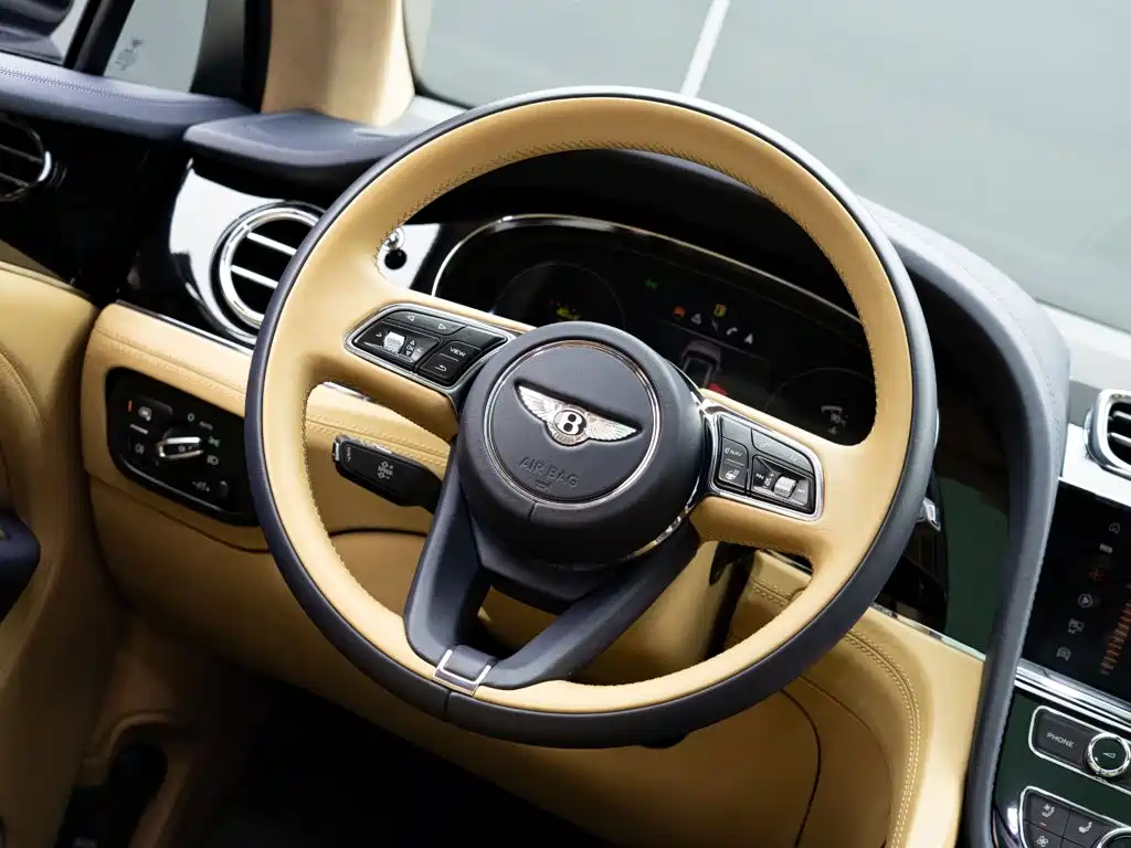 Bentayga 2024 4.0T V8 купить на сайте DeffCars