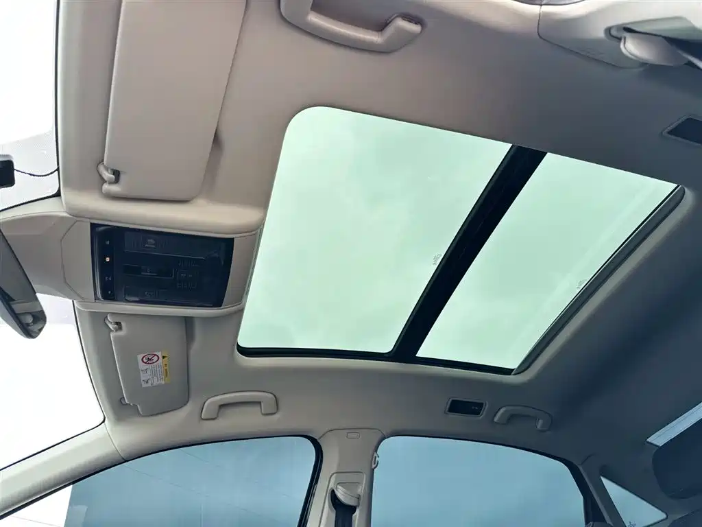 Passat 2023 facelift 380TSI luxury version купить на сайте DeffCars