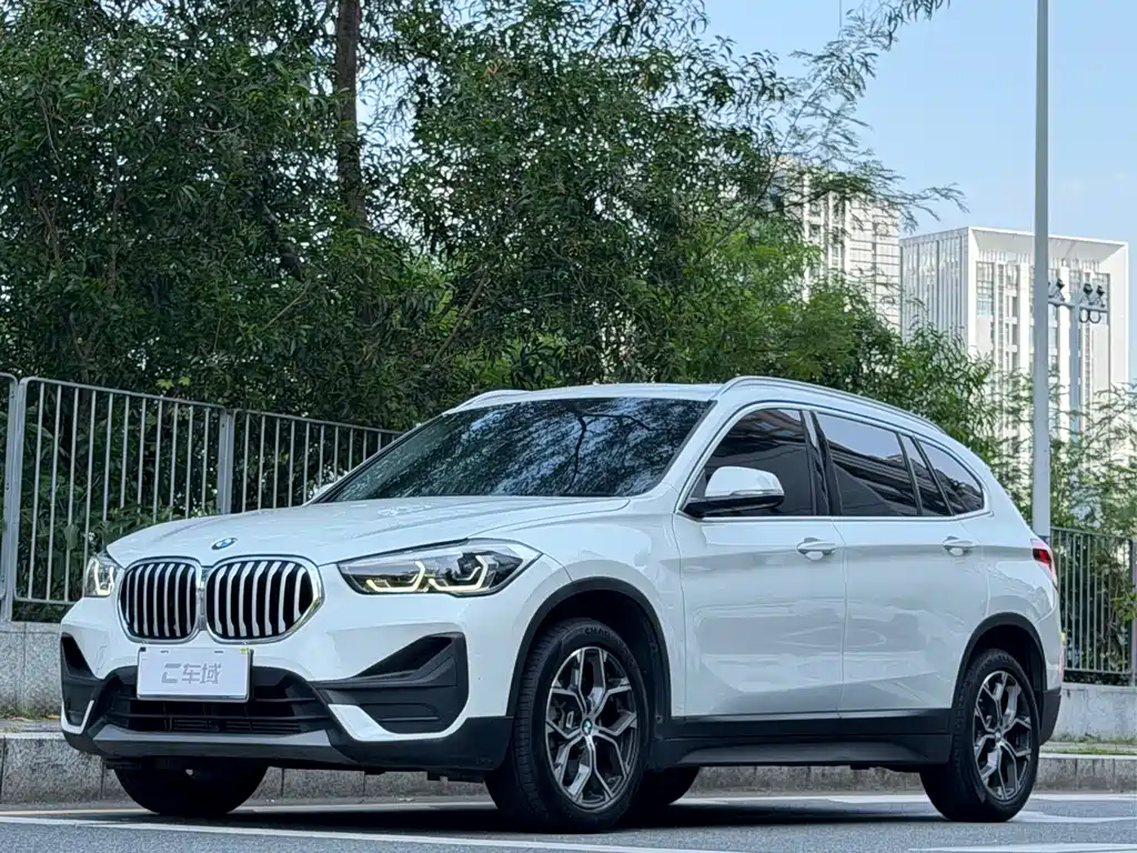 BMW X1 2021 sDrive25Li Leading Model купить на сайте DeffCars