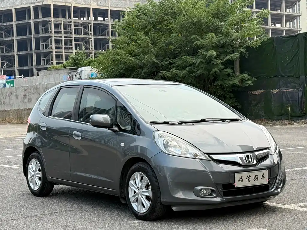 Fit 2011 1.5L automatic luxury version купить на сайте DeffCars