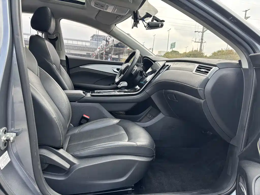 Roewe i6 MAX 2020 300TGI automatic cool smart driving version купить на сайте DeffCars