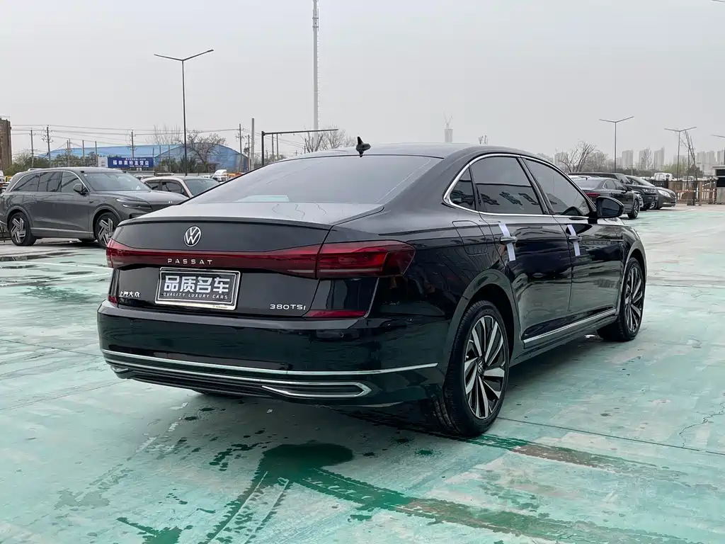 Passat 2023 380TSI Deluxe Edition купить на сайте DeffCars