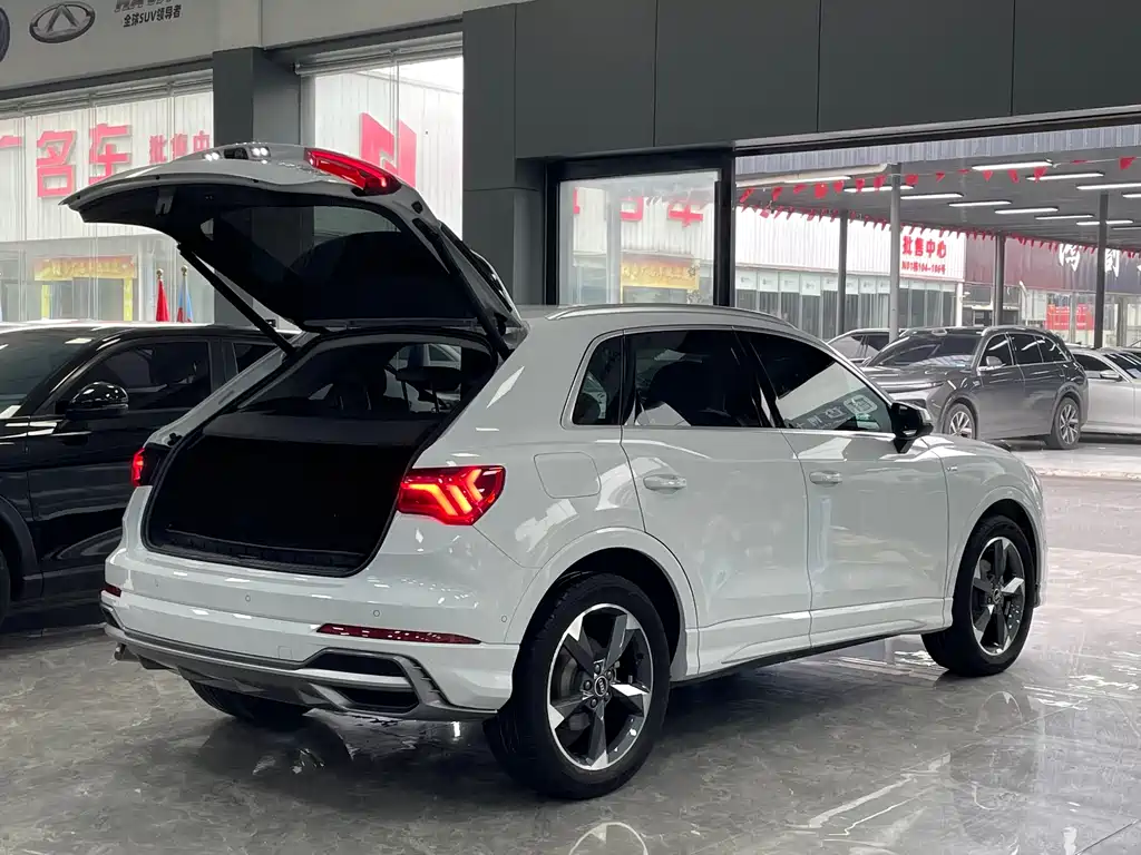 Audi Q3 2022 35 TFSI Fashionable and Dynamic купить на сайте DeffCars