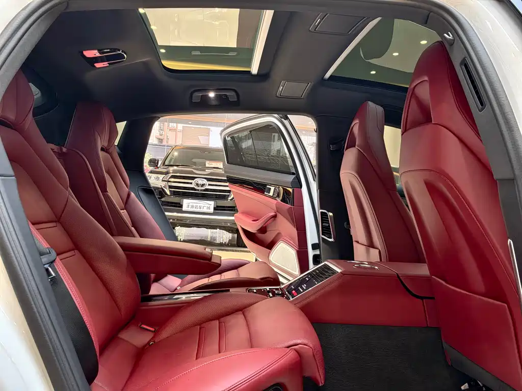 Panamera 2022 Panamera 4 Executive Extended Platinum Edition 2.9T купить на сайте DeffCars