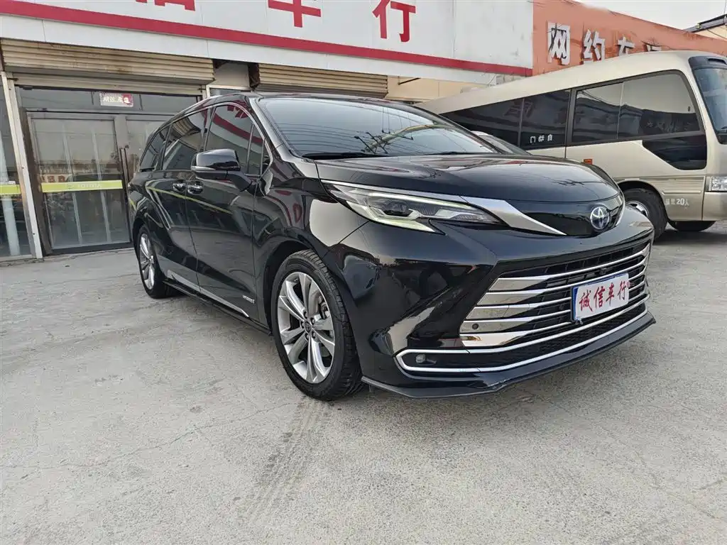 SIENNA 2023 2.5L Hybrid Premium Edition купить на сайте DeffCars