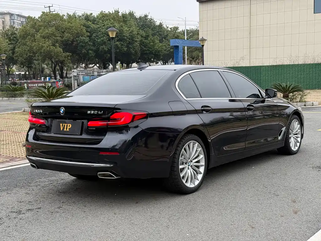 BMW 5 Series 2022 Facelift 2 530Li Exclusive Luxury Package купить на сайте DeffCars