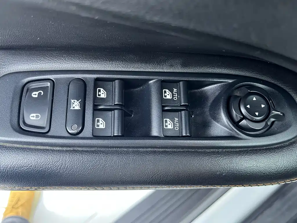 Compass 2017 200T Automatic Joy Edition купить на сайте DeffCars