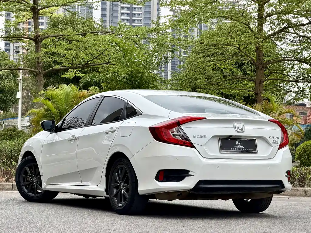 Civic 2019 220TURBO CVT Dynamic Edition National V купить на сайте DeffCars