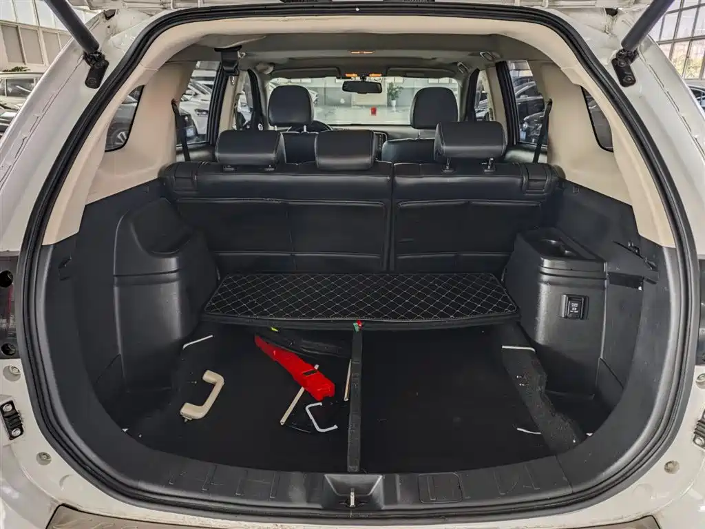 Outlander 2019 2.0L 2WD Enjoy Edition, 5 seats, National VI купить на сайте DeffCars