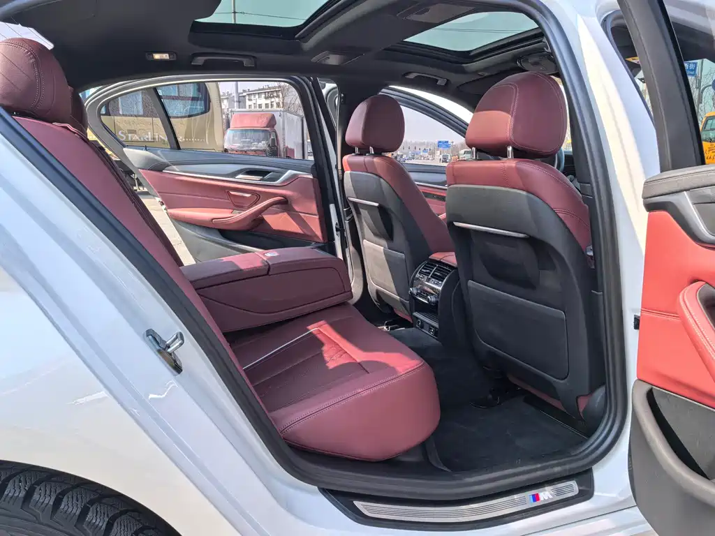 BMW 5 Series New Energy 2021 535Le Luxury Package купить на сайте DeffCars