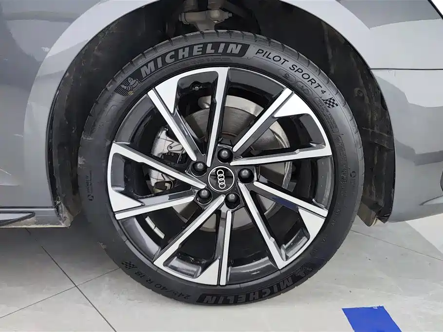 Audi A4L 2023 40 TFSI luxury and dynamic model купить на сайте DeffCars