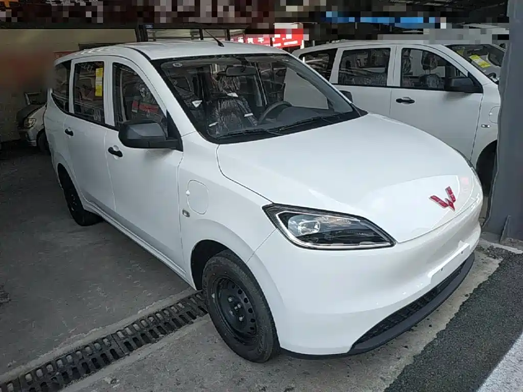 Hongguang New Energy 2024 Pure Electric 300km Utility Edition купить на сайте DeffCars