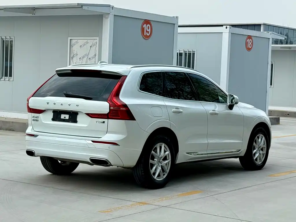 Volvo XC60 2020 T5 four-wheel drive Zhiyi Luxury Edition купить на сайте DeffCars