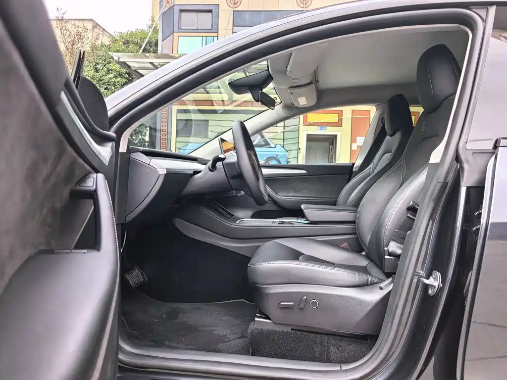 Model Y 2024 long-range all-wheel drive version купить на сайте DeffCars