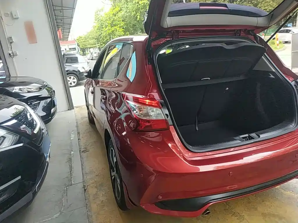 Tiida 2016 1.6L CVT Smart Travel Edition купить на сайте DeffCars