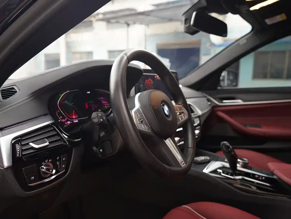 BMW 5 Series 2023 facelift 530Li leading M sports package купить на сайте DeffCars