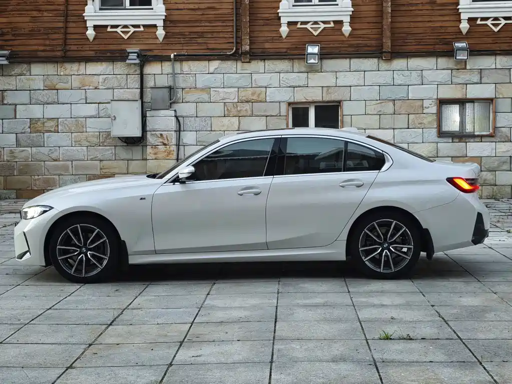 BMW 3 Series 2024 320i M Sports Package купить на сайте DeffCars