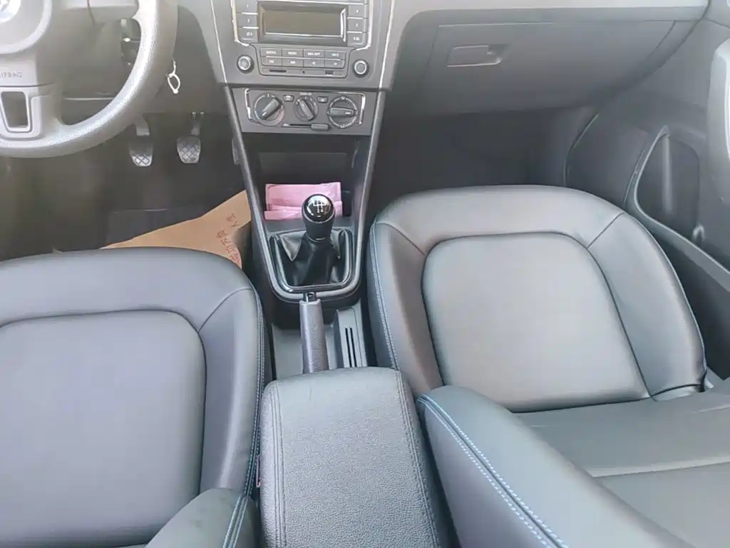SANTANA 2015 1.6L Manual Fashion Edition купить на сайте DeffCars