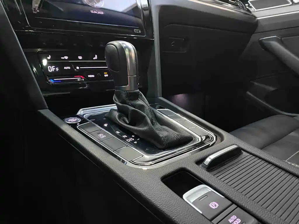 Magotan 2020 330TSI DSG leading model купить на сайте DeffCars