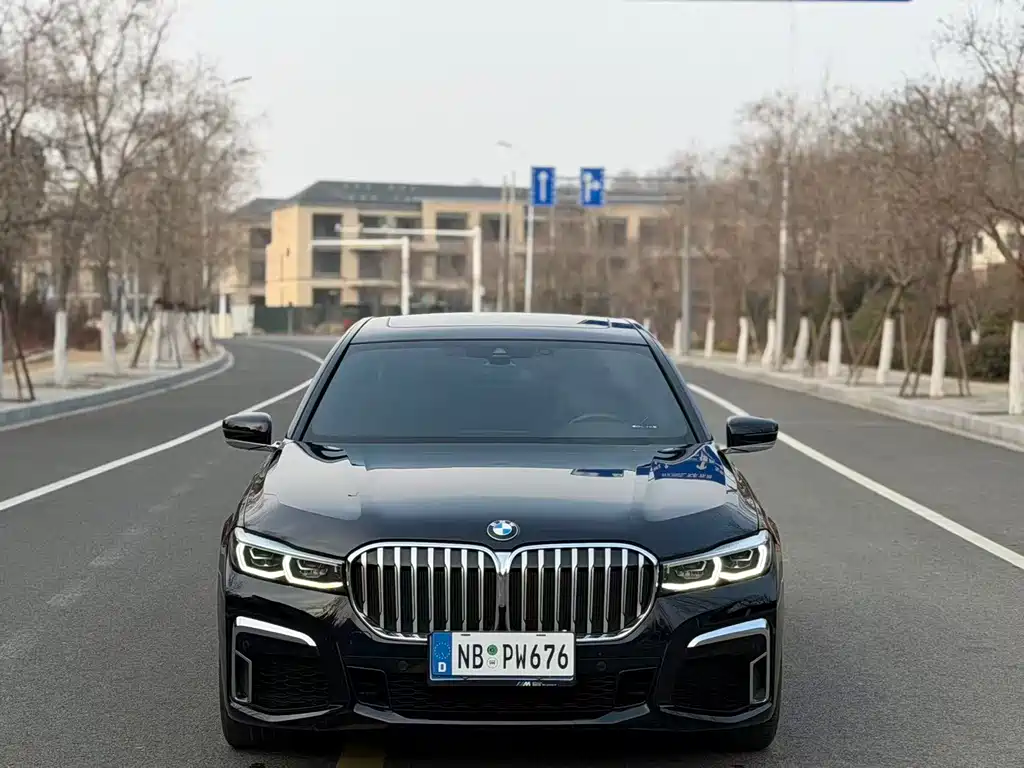 BMW 7 Series 2021 740Li Leading M Sports Package купить на сайте DeffCars