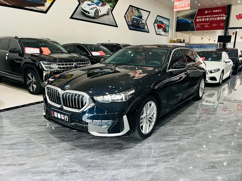 BMW 5 Series 2024 525Li Luxury Package купить на сайте DeffCars