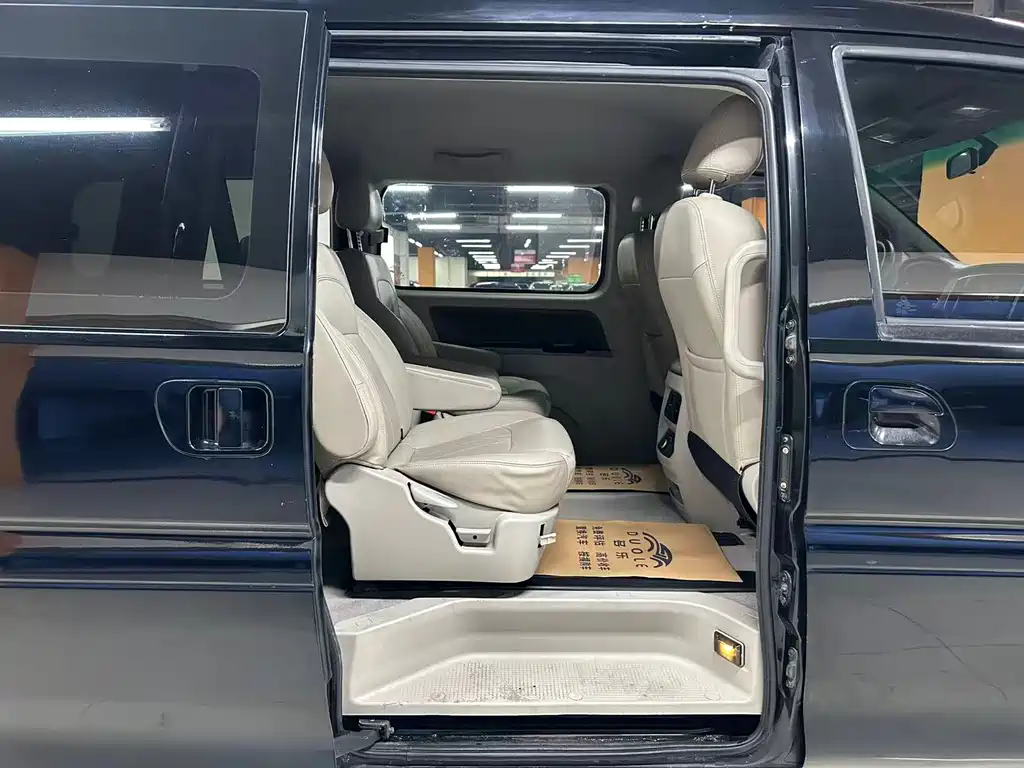 Lingzhi 2018 M5L 1.6L 7-seater luxury model купить на сайте DeffCars