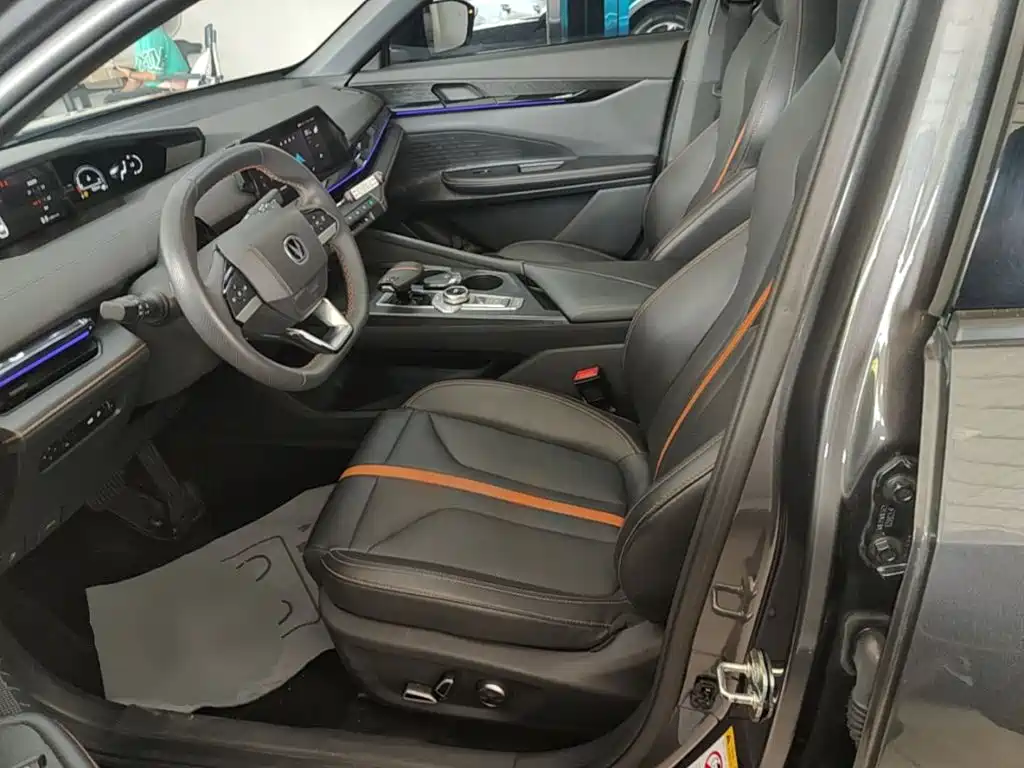 Changan UNI-V 2024 1.5T Premium Type купить на сайте DeffCars