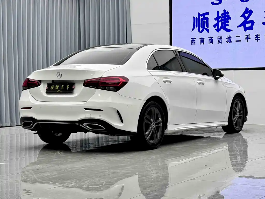 Mercedes-Benz A-Class 2019 A 180 L Sports Sedan купить на сайте DeffCars
