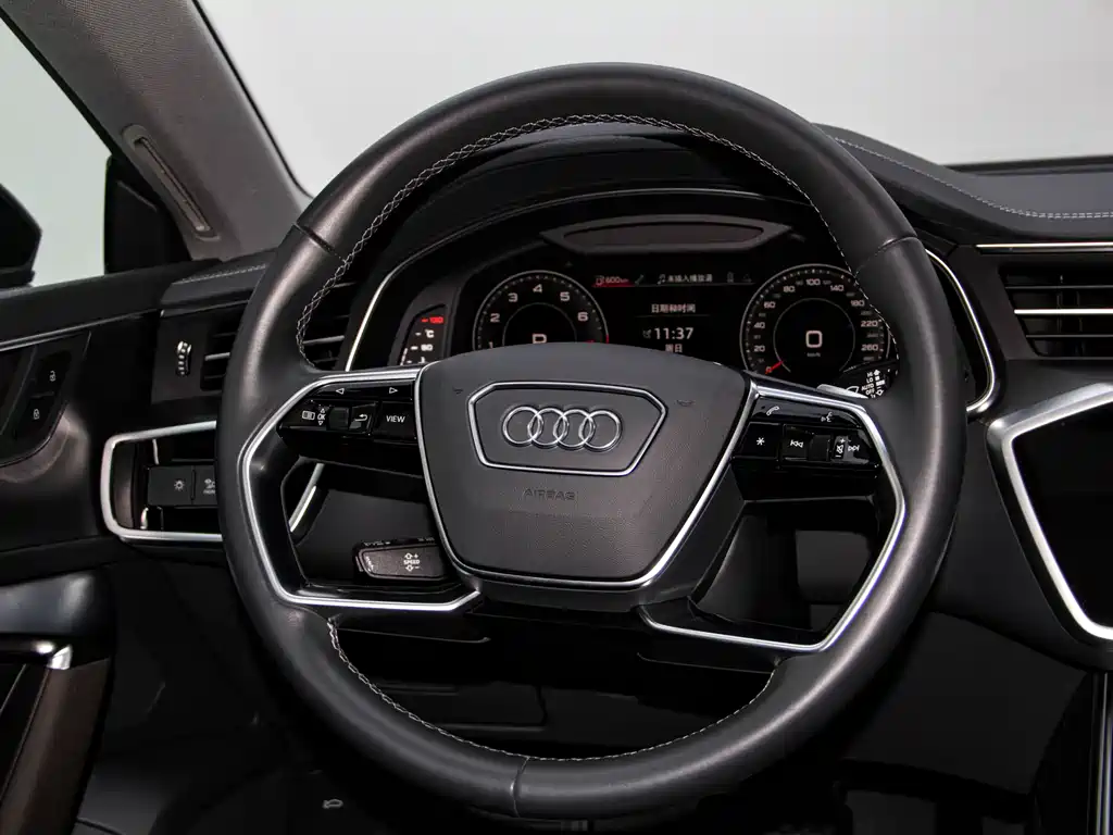 Audi A7L 2024 45TFSI S-line Dream Building Liquid Crystal Package купить на сайте DeffCars
