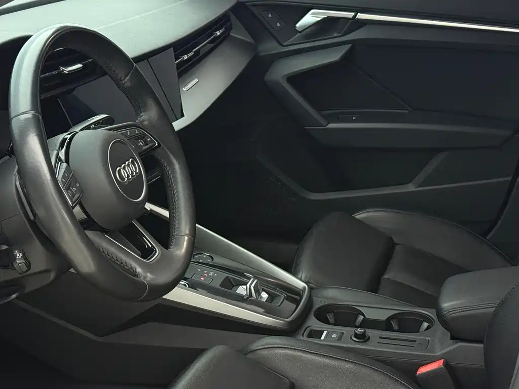 Audi A3 2021 Sportback 35 TFSI Enterprising and Elegant Model купить на сайте DeffCars