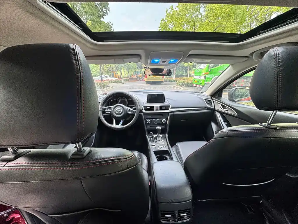 Mazda3 Angkesela 2016 sedan 1.5L automatic luxury model купить на сайте DeffCars