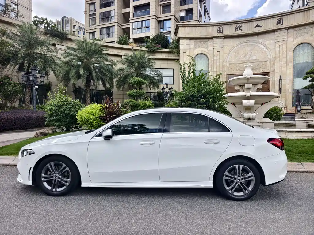 Mercedes-Benz A-Class 2020 facelift A 180 L sports sedan купить на сайте DeffCars