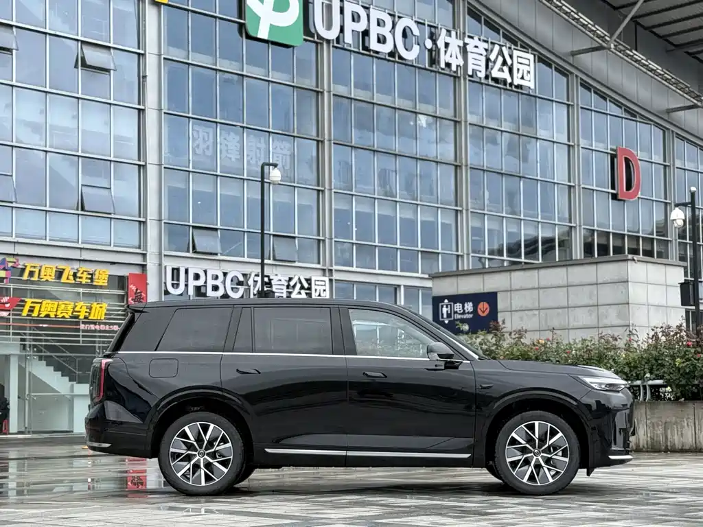 Trumpchi longs for S9 2025 model Qiankun Max 6 seats купить на сайте DeffCars