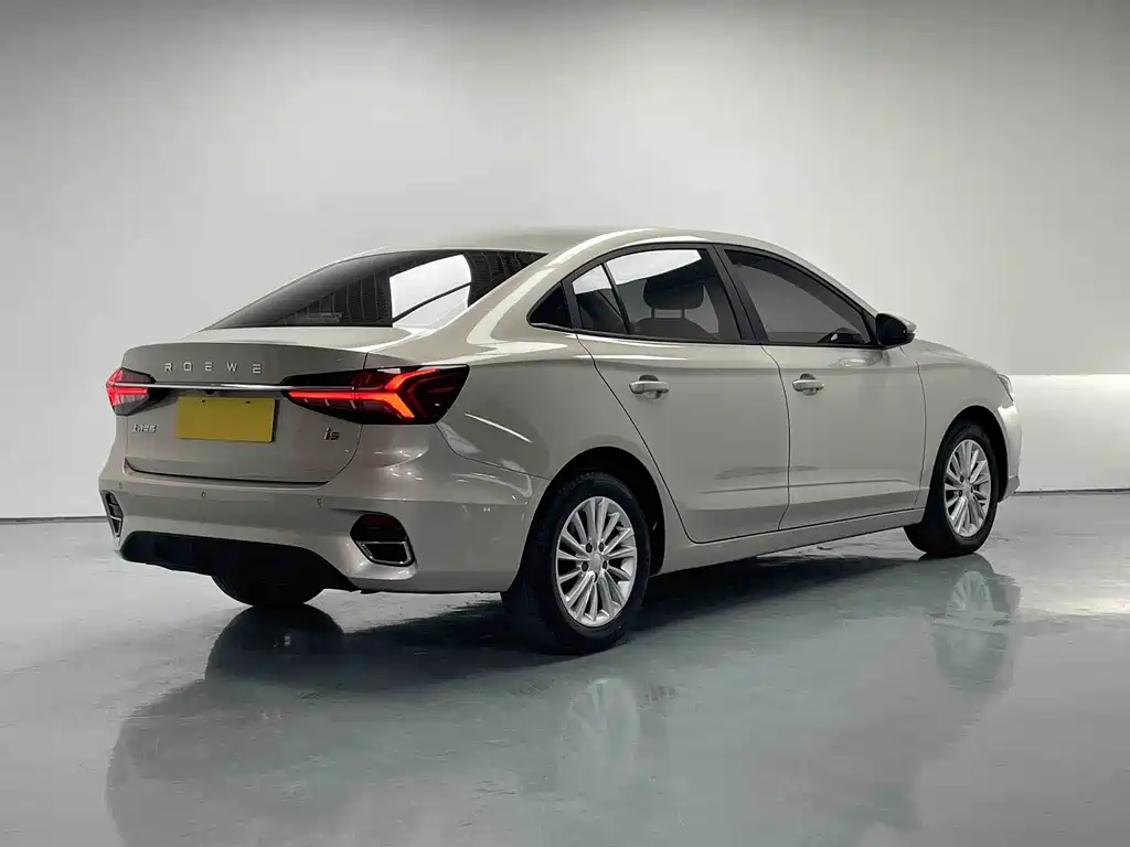 Roewe i5 2021 1.5L CVT Platinum Edition купить на сайте DeffCars