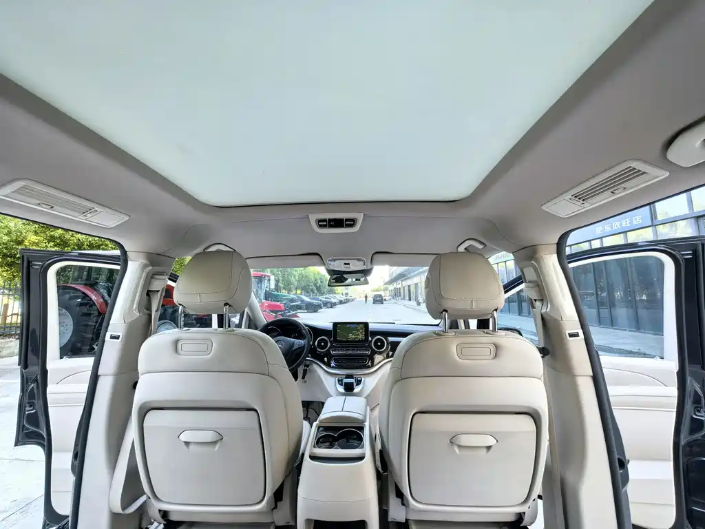 Mercedes-Benz V-Class 2017 V 260 L Premium Extended Edition купить на сайте DeffCars