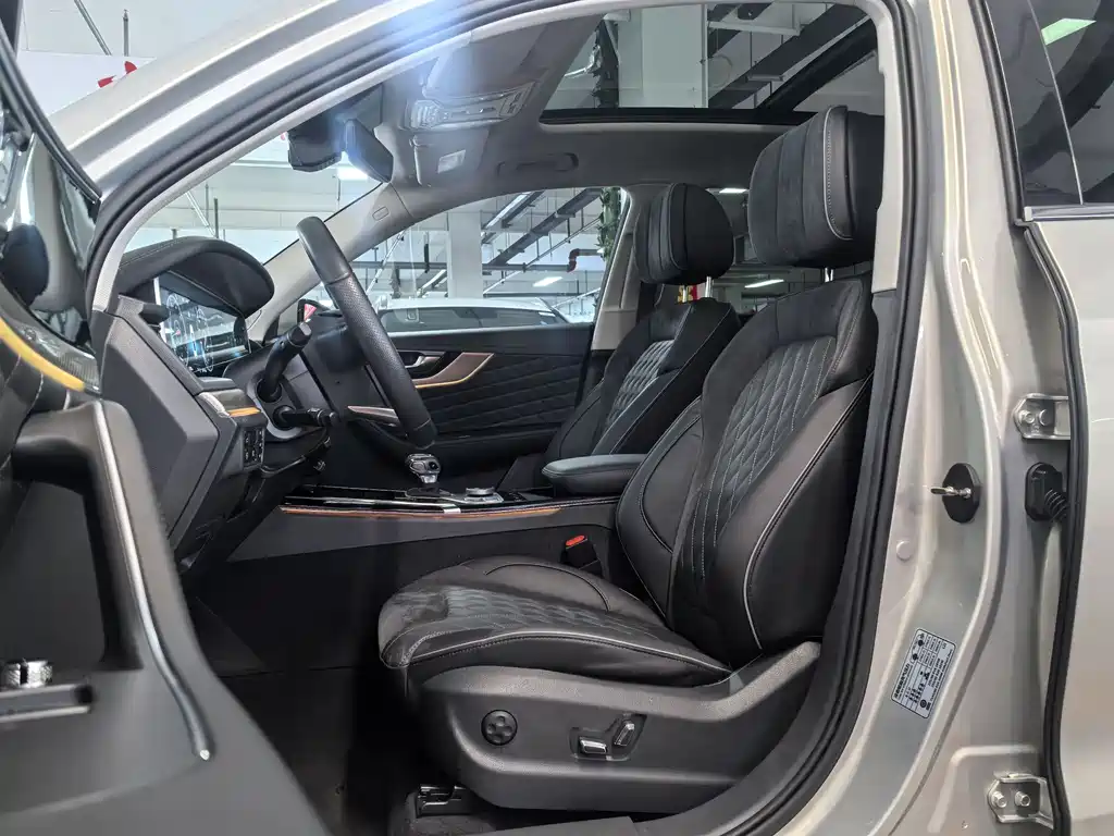 Hongqi HS5 2019 2.0T Zhilian Qixiang four-wheel drive version купить на сайте DeffCars