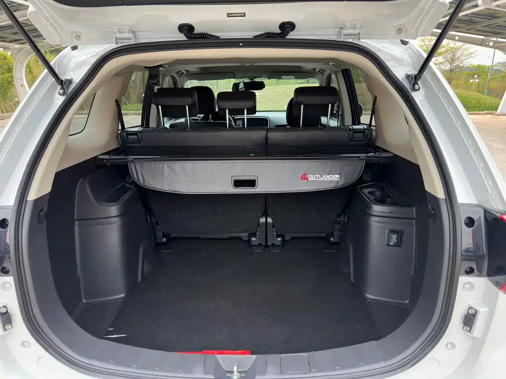Outlander 2021 2.0L 2WD Enjoy Edition 5 seats купить на сайте DeffCars