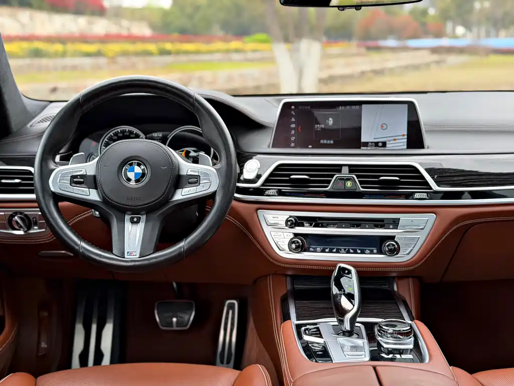 BMW 7 Series 2017 M760Li xDrive Premium Luxury Edition купить на сайте DeffCars