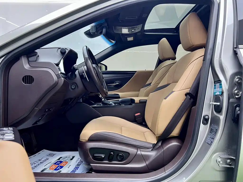Lexus ES 2020 200 Excellence Edition купить на сайте DeffCars