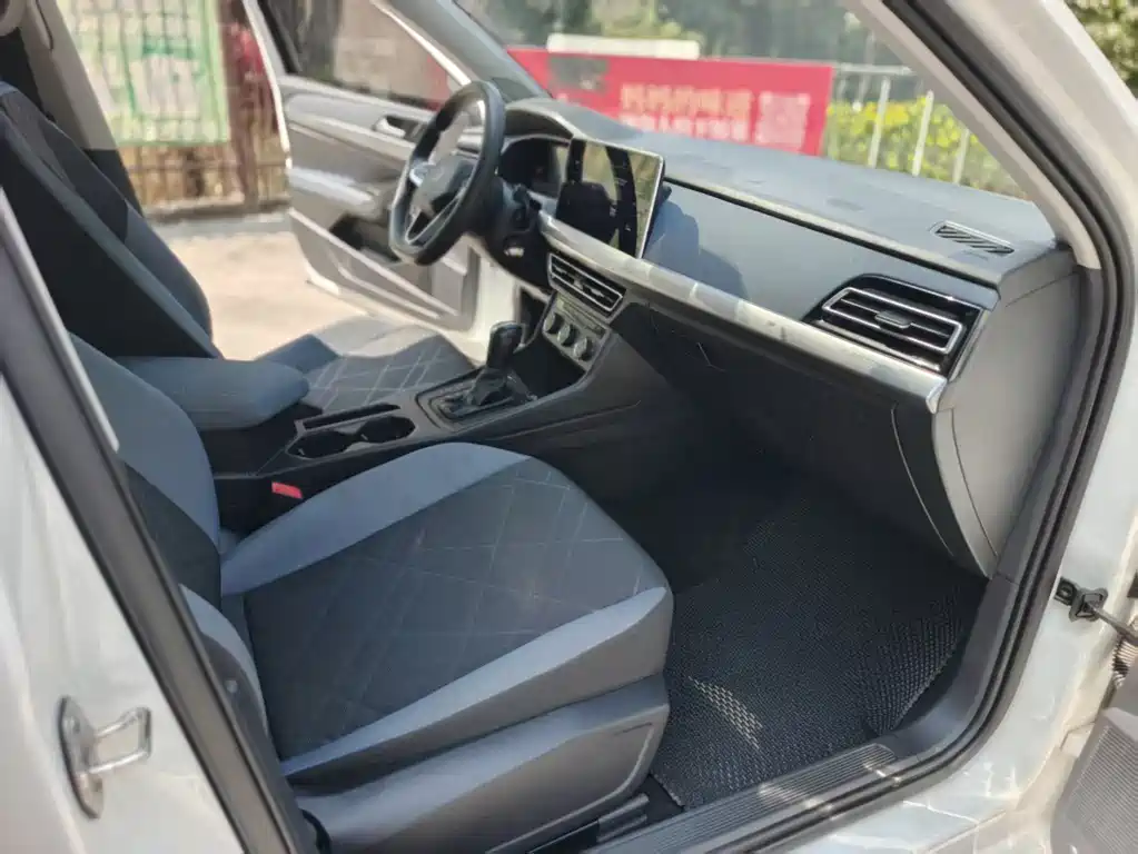 Lavida 2024 1.5L automatic Deyi version купить на сайте DeffCars