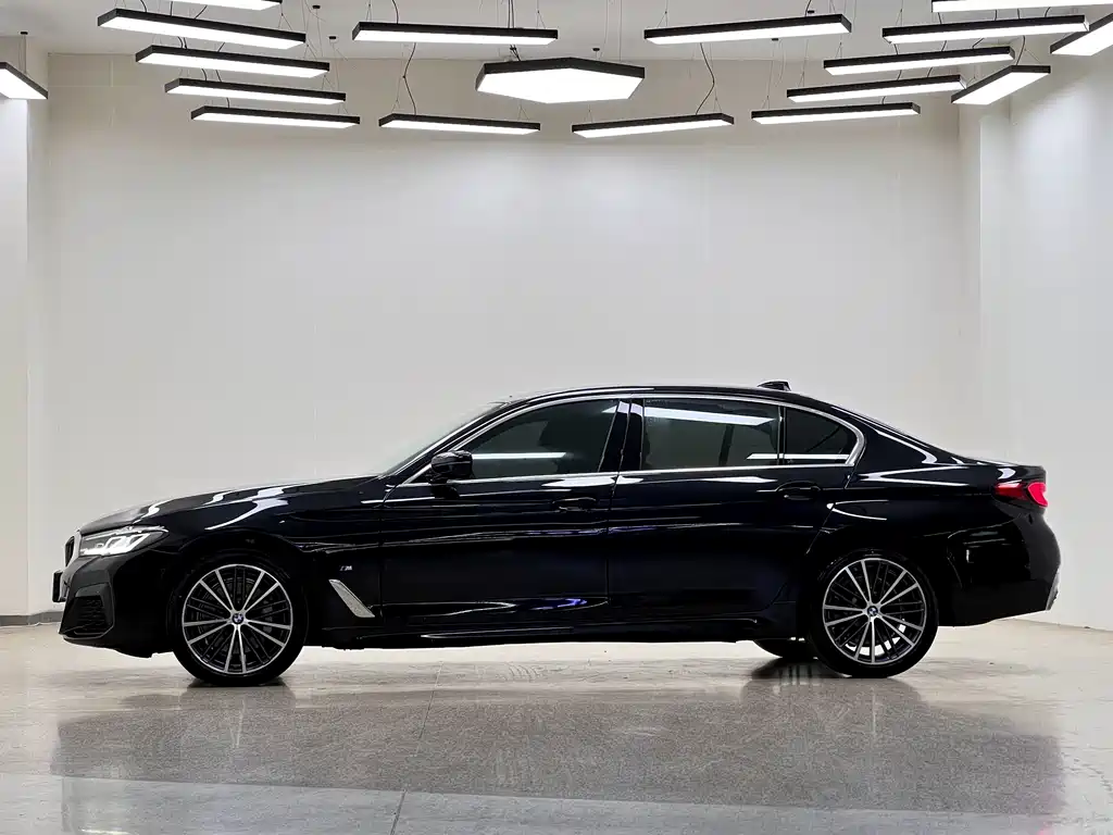 BMW 5 Series 2022 facelift 530Li leading M sports package купить на сайте DeffCars