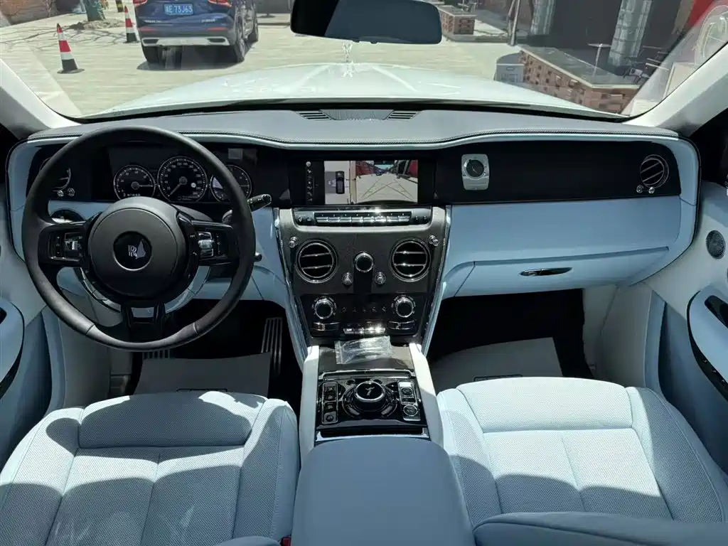 Cullinan 2018 five-seater version купить на сайте DeffCars