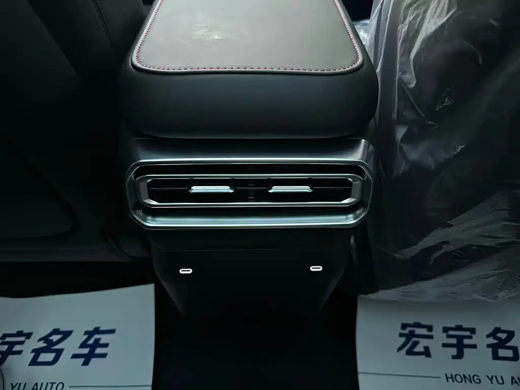 Jietu Traveler C-DM 2026 model 212km Huawei Qiankun Zhijia 5 seats купить на сайте DeffCars