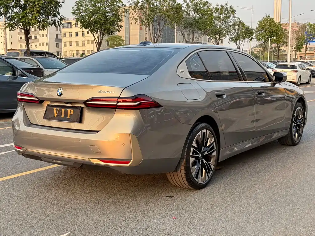 BMW 5 Series 2025 530Li Exclusive Luxury Package купить на сайте DeffCars