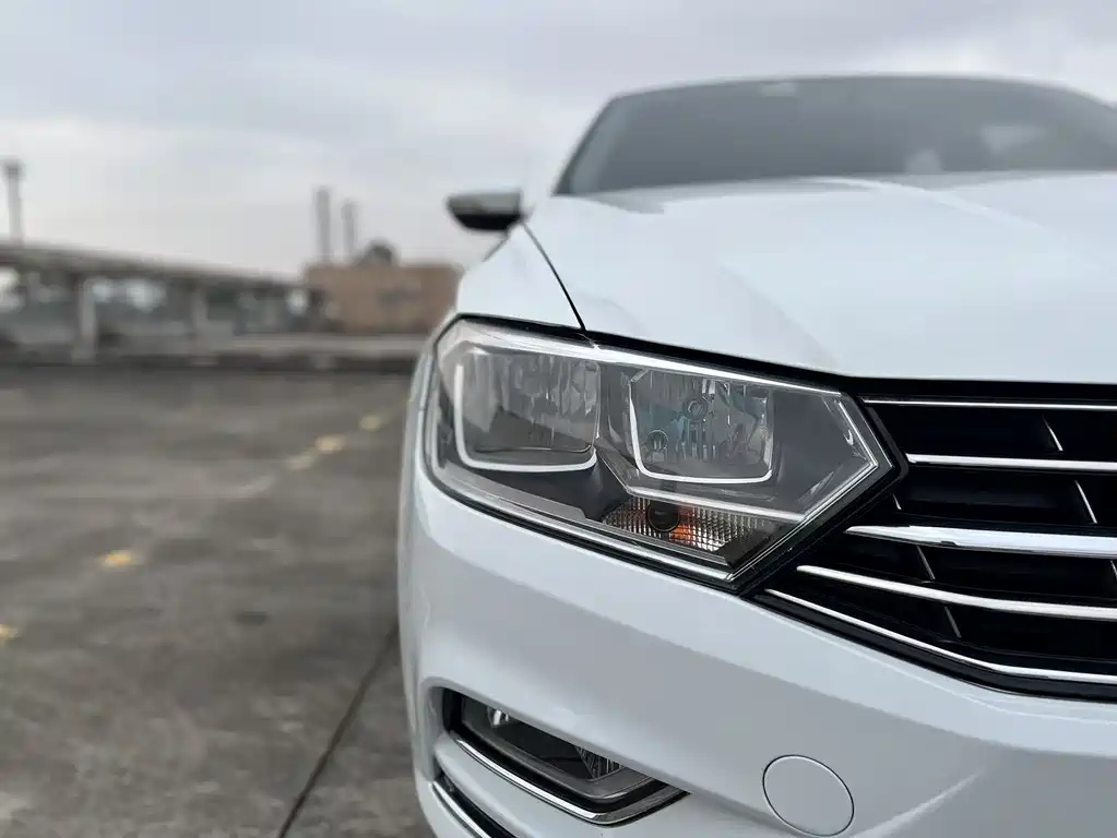 Bora 2018 1.5L automatic comfort model купить на сайте DeffCars