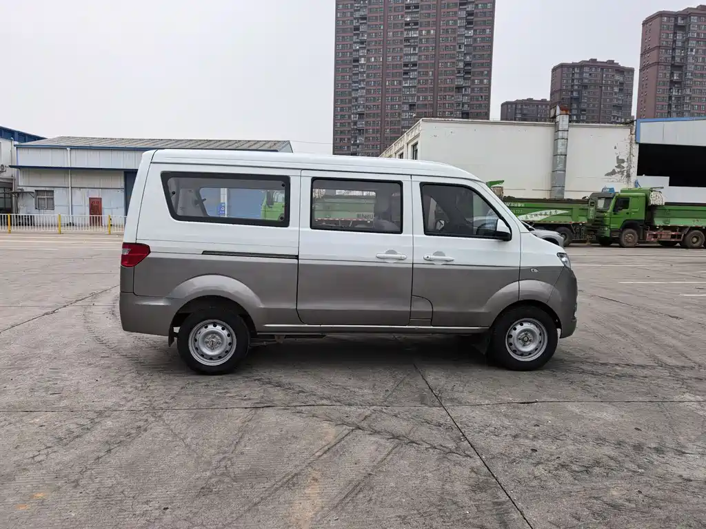 Hiace X30 2022 model 1.5L business type central air-conditioned version bus National VI SWC15M купить на сайте DeffCars