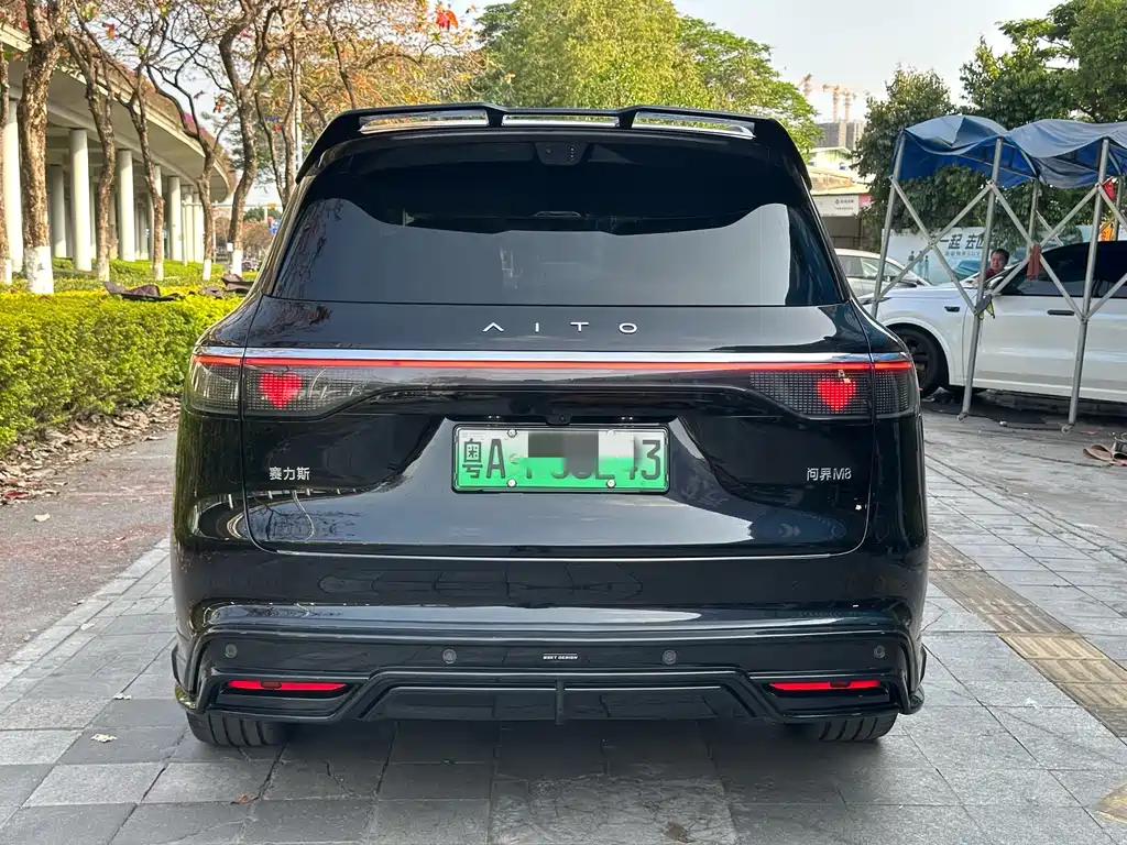 Wenjie M8 2025 extended range Max+ version 53.4kWh 6-seater version купить на сайте DeffCars