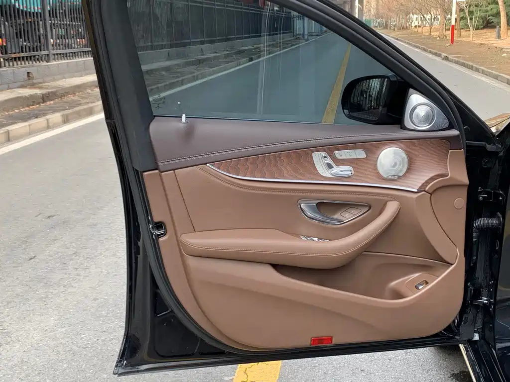 Mercedes-Benz E-Class 2023 E 300 L Luxury Model купить на сайте DeffCars