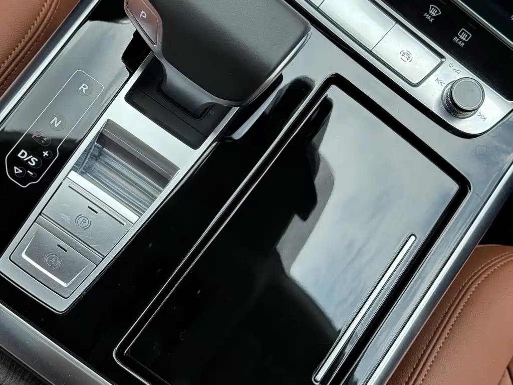 Audi Q8 2019 55 TFSI luxury and dynamic model купить на сайте DeffCars