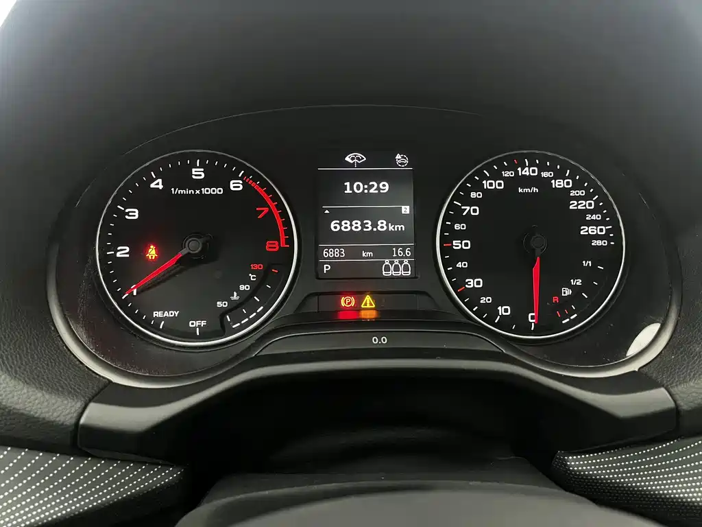 Audi Q2L 2023 35TFSI fashionable and dynamic купить на сайте DeffCars